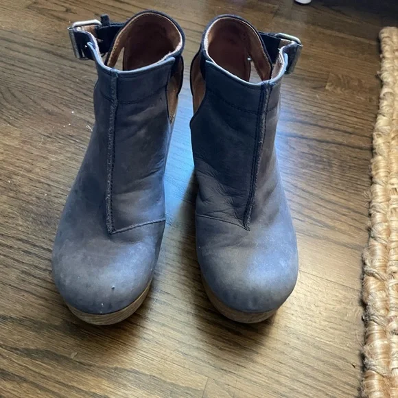 Free People  Blue Leather Black Suede Clogs - Picture 2 of 4